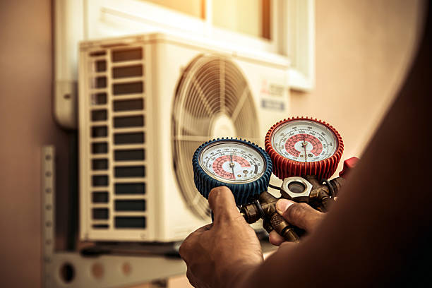 Professional Hvac technician working in Bethel, OH